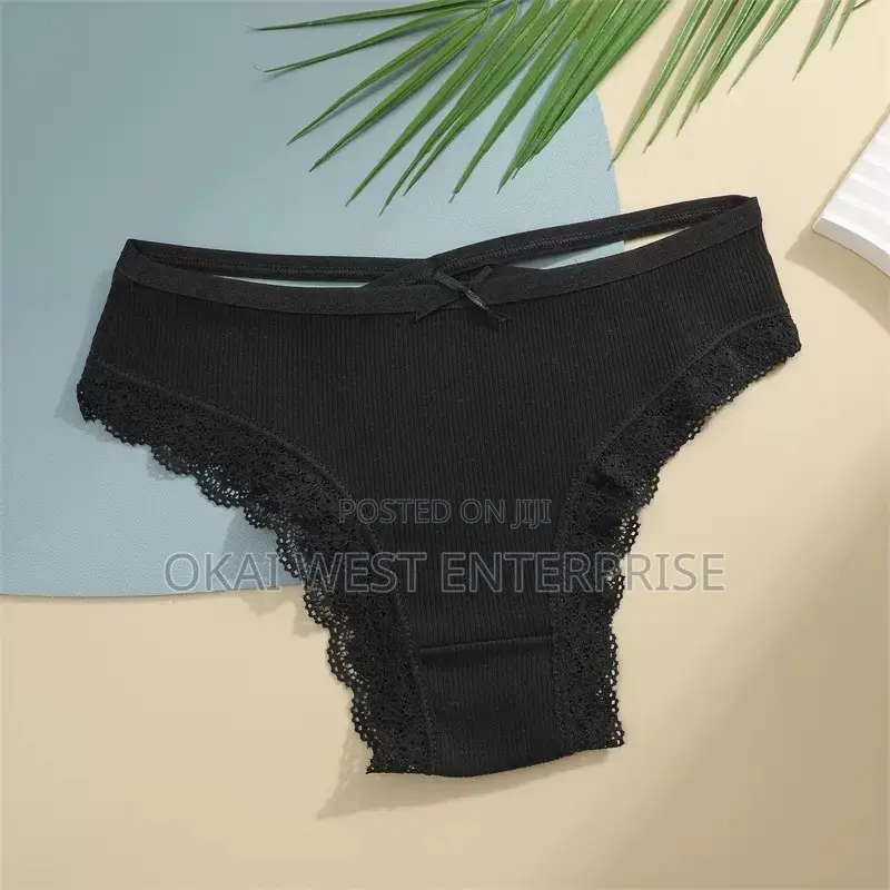 Charming Cotton Lace-Trimmed Low Waist Bikini: Effortless Elegance