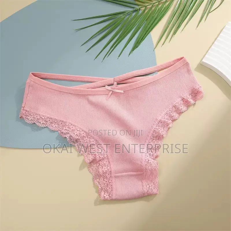 Charming Cotton Lace-Trimmed Low Waist Bikini: Effortless Elegance