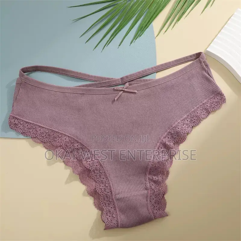 Charming Cotton Lace-Trimmed Low Waist Bikini: Effortless Elegance