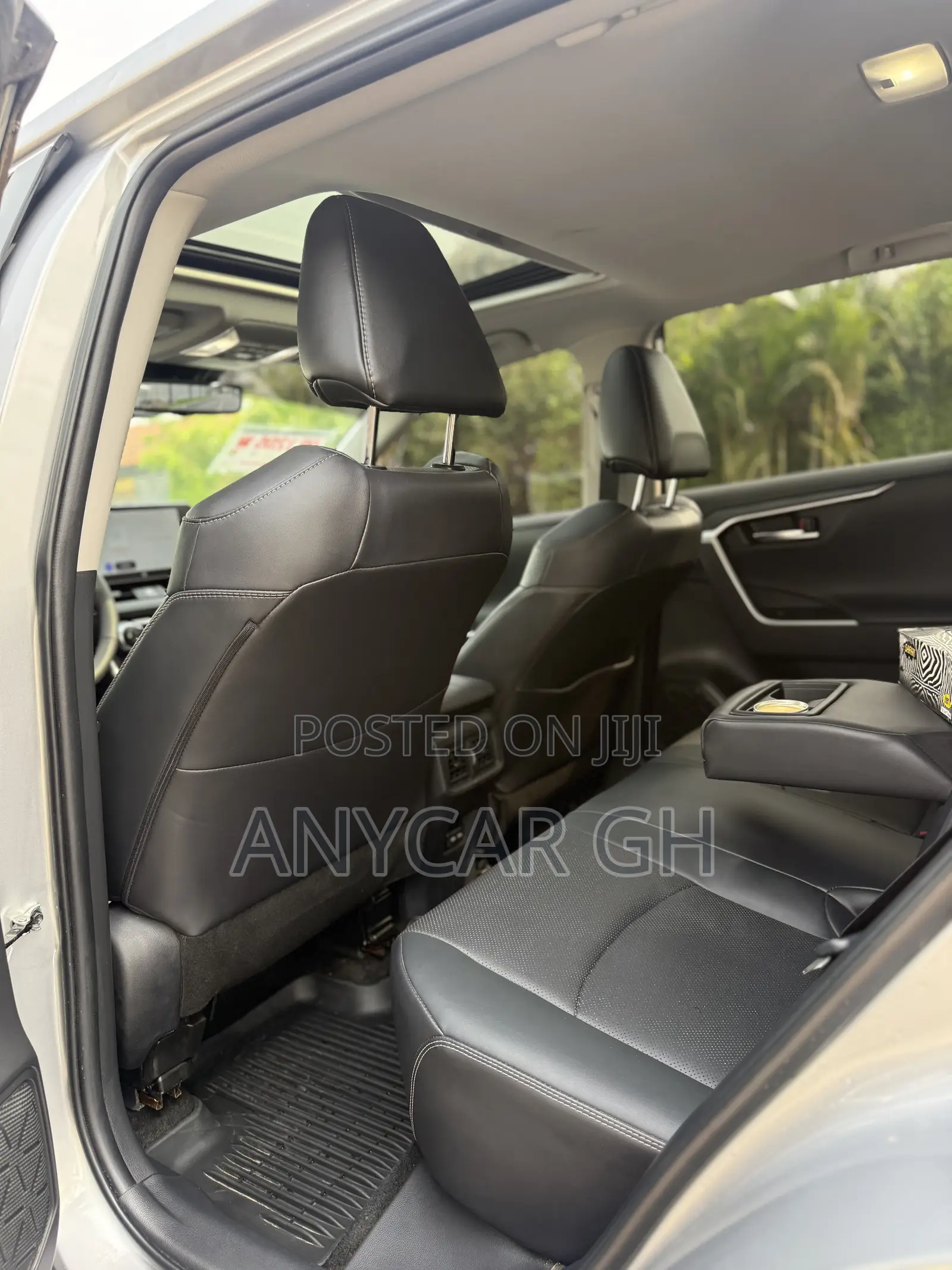 Toyota RAV4 Limited AWD 2024 Silver