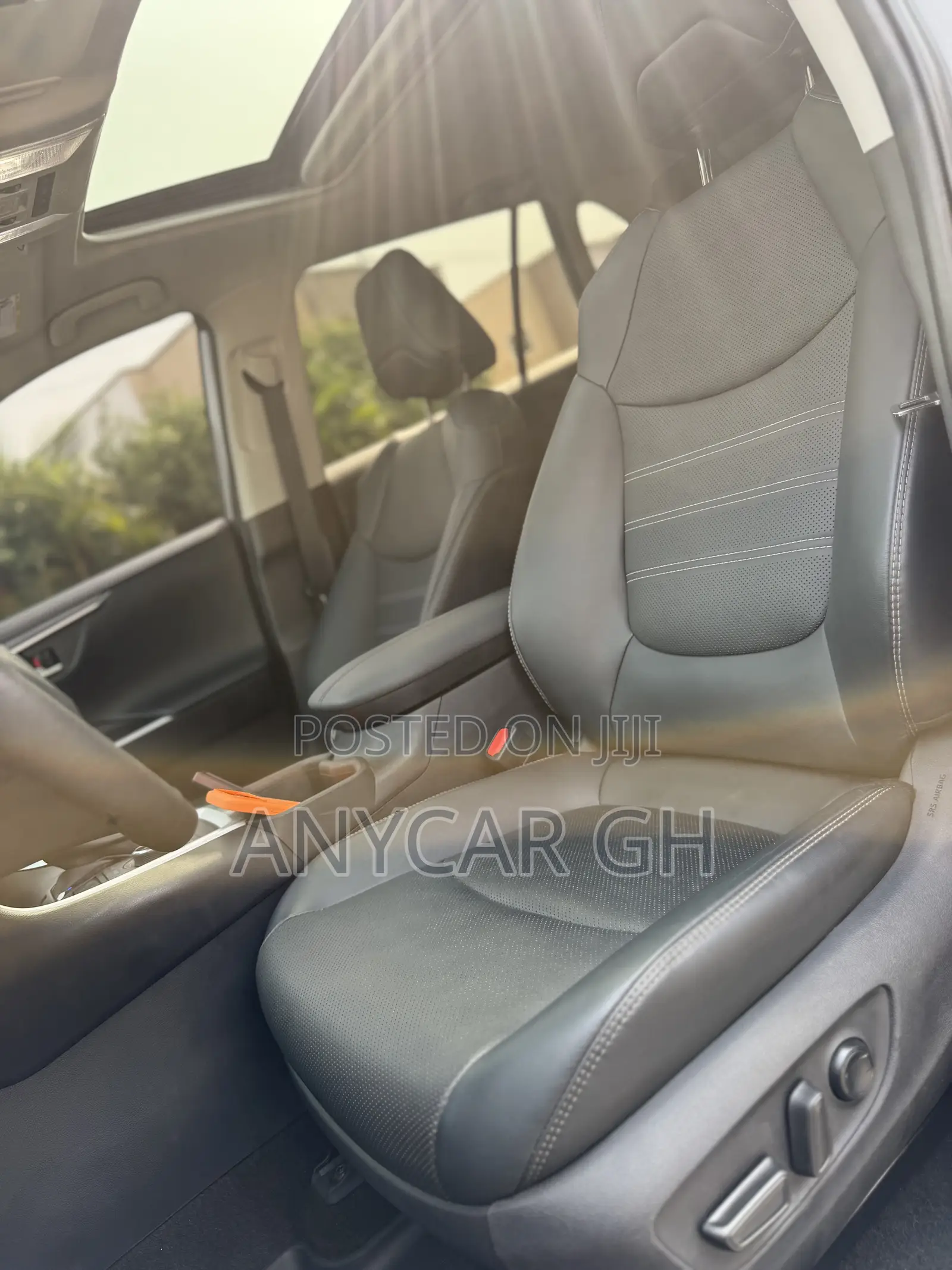 Toyota RAV4 Limited AWD 2024 Silver