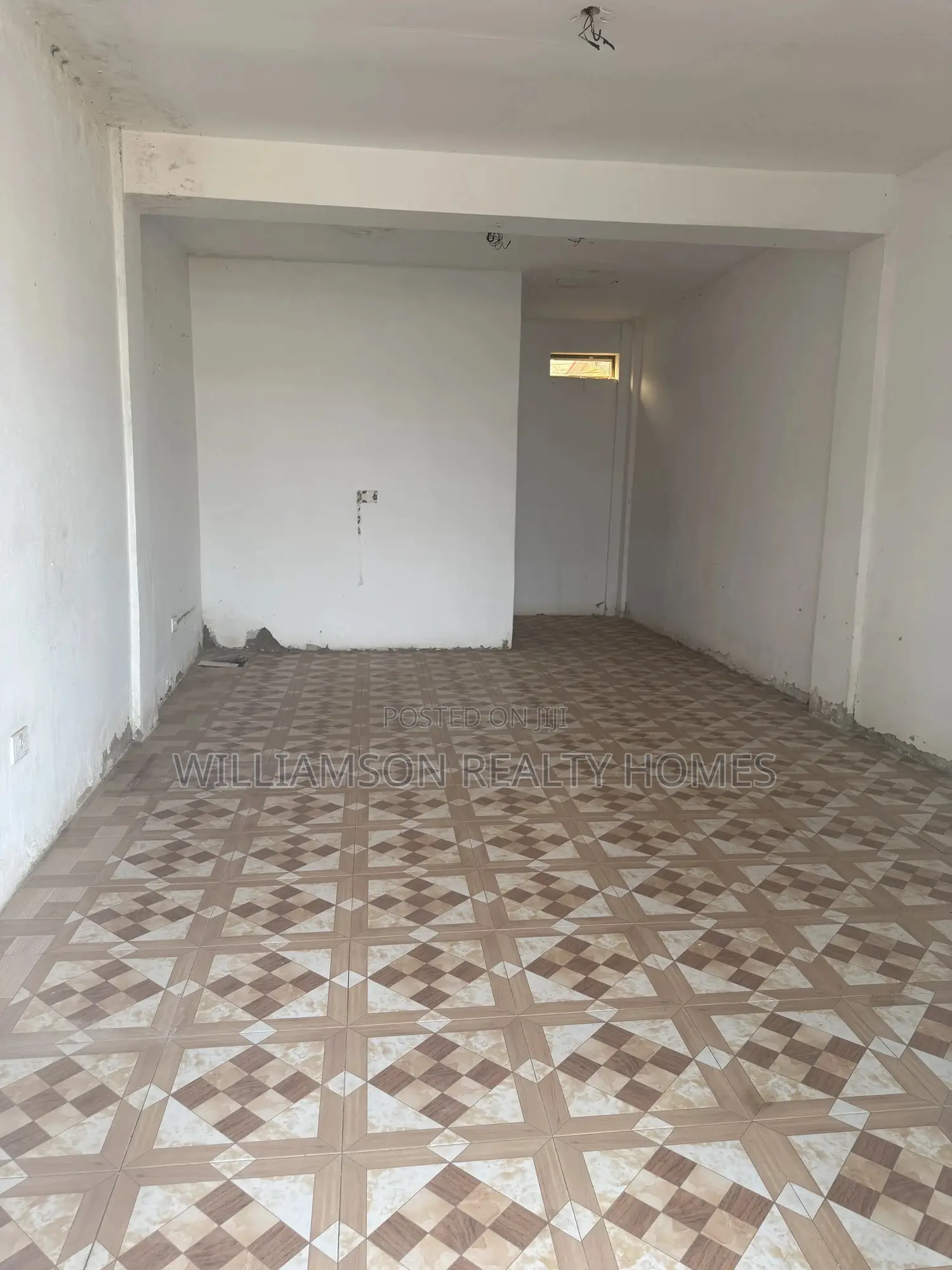 Road Side Busy Shop/Store/Office Space/Showroom,Spintex