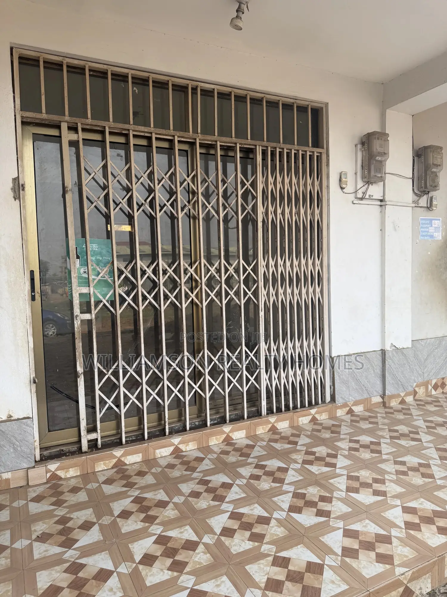 Road Side Busy Shop/Store/Office Space/Showroom,Spintex