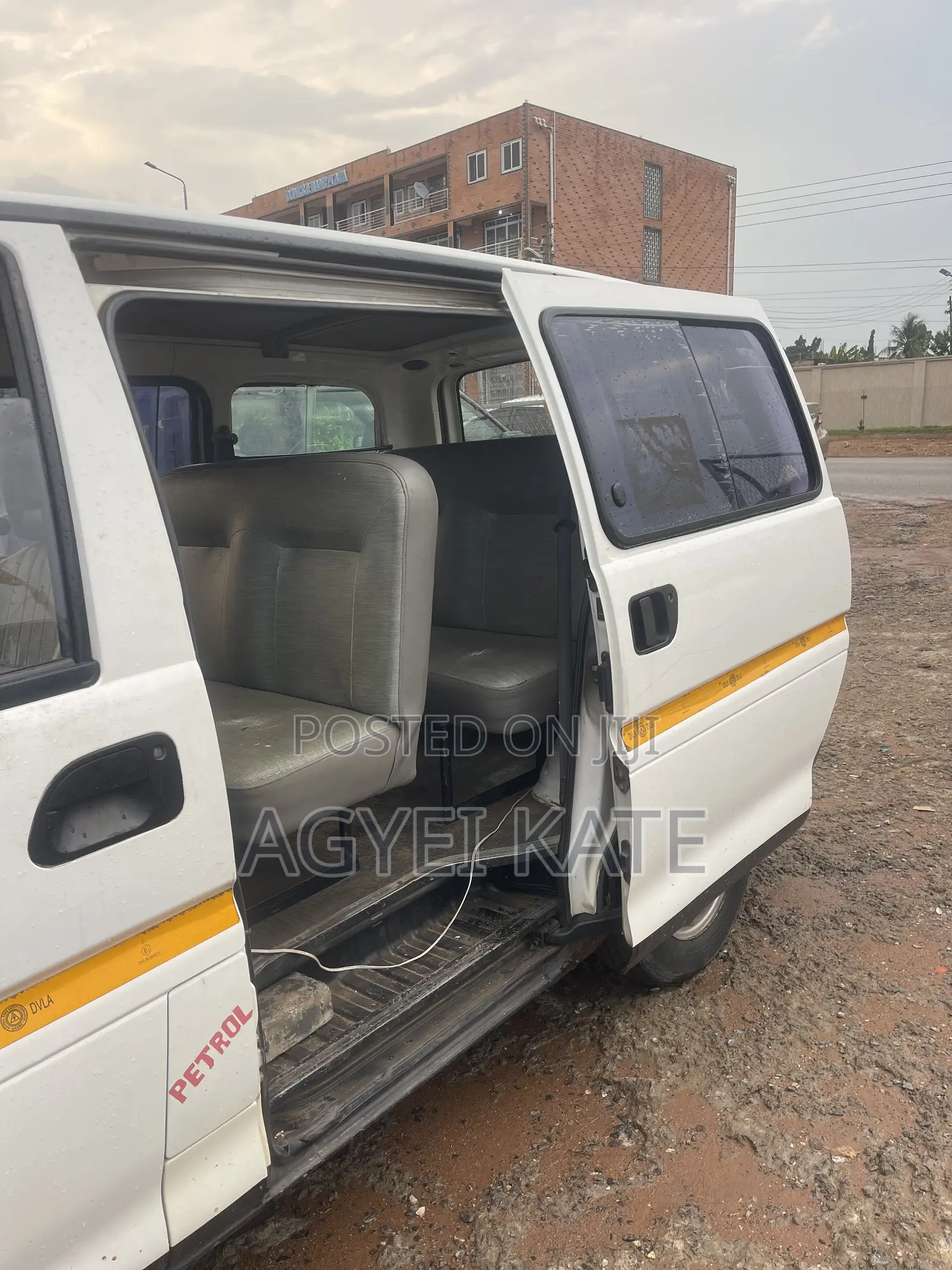 Nissan Caravan (Urvan) 2005 White
