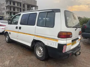 Nissan Caravan (Urvan) 2005 White