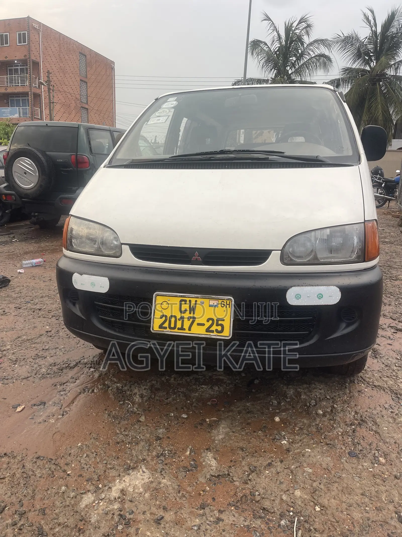 Nissan Caravan (Urvan) 2005 White