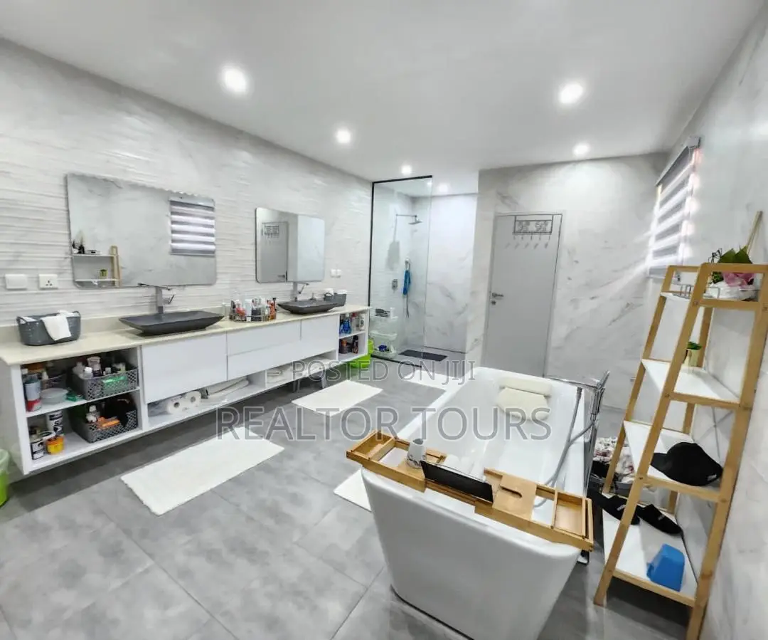 5bdrm House in Airport Residential Area for rent