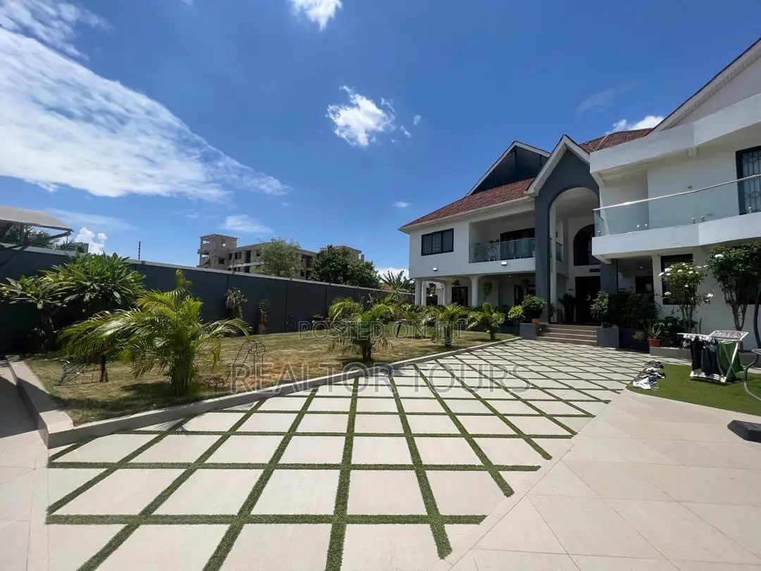 5bdrm House in Airport Residential Area for rent