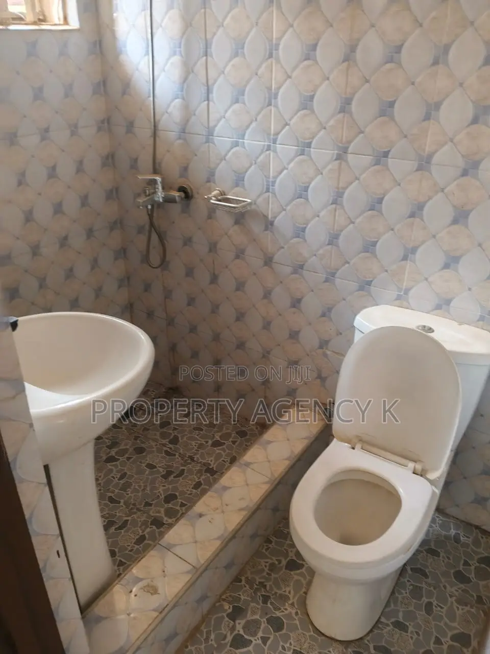 1bdrm Apartment in Kfs, West Hills Mall Area for rent