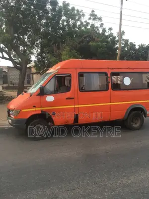 Mercedes-Benz Sprinter 2009 Orange