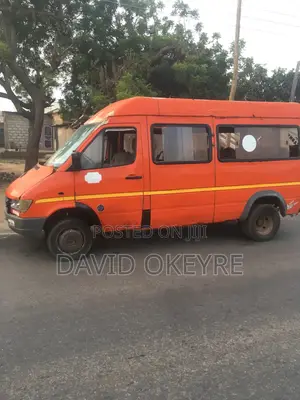 Mercedes-Benz Sprinter 2009 Orange