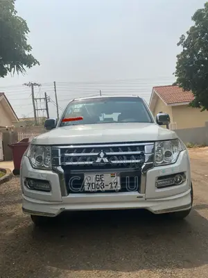 Mitsubishi Pajero V80 3.5 V6 GL/GLS 2017 White