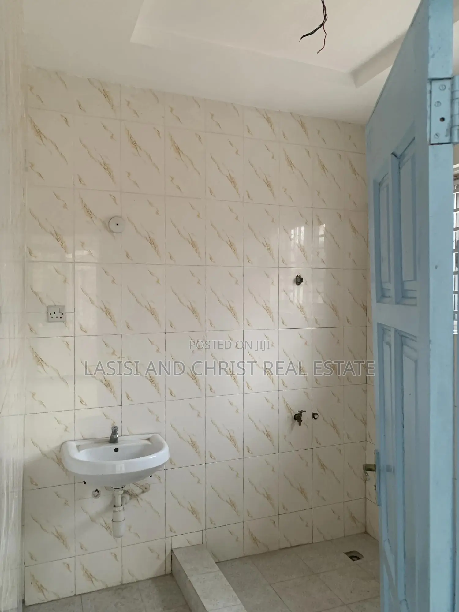2bdrm Apartment in Lasisi And Christ, Amasaman for rent