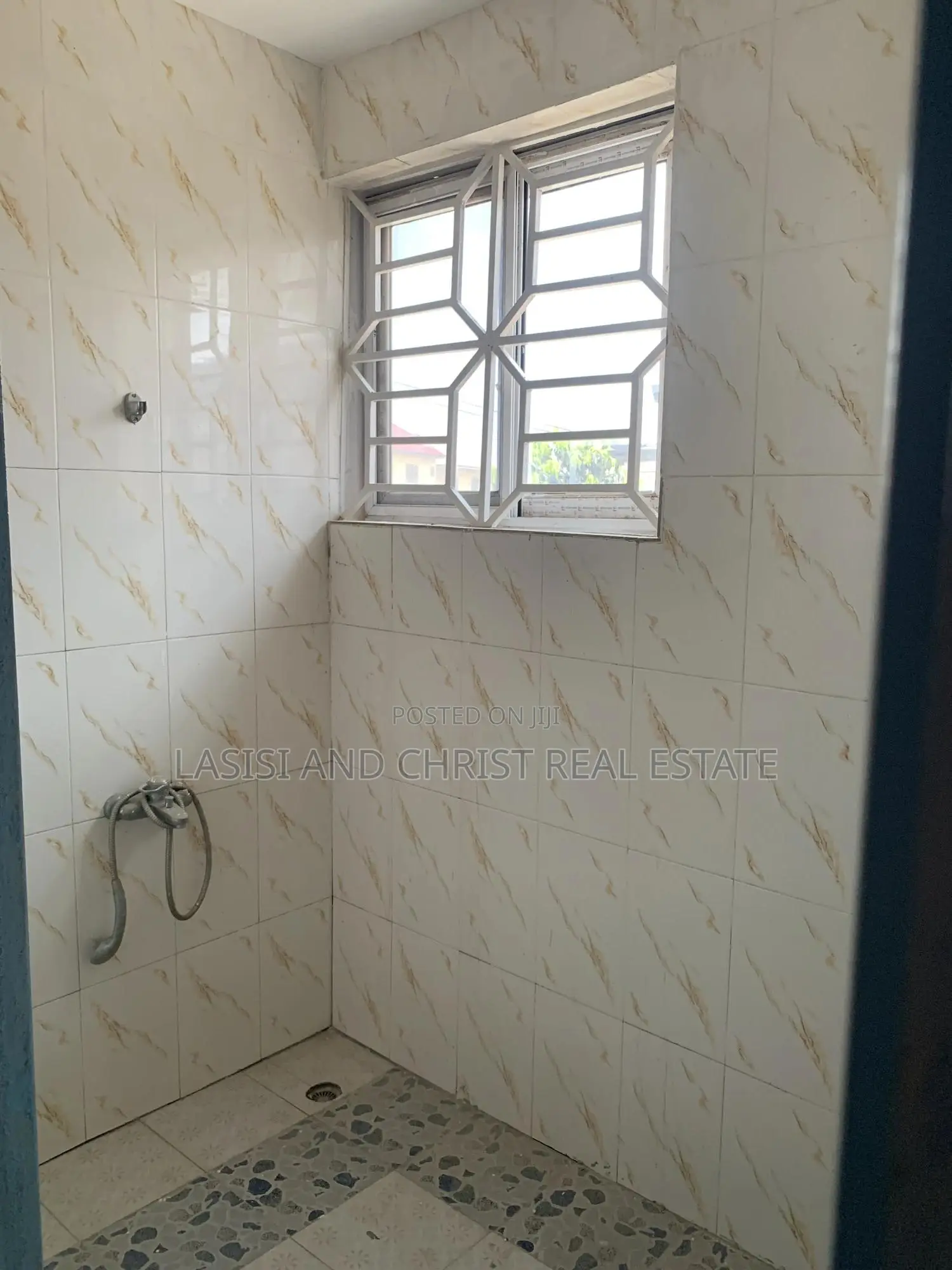 2bdrm Apartment in Lasisi And Christ, Amasaman for rent