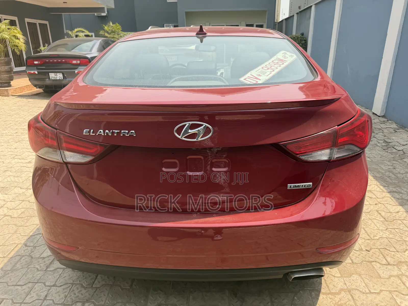 Hyundai Elantra Limited Sedan FWD (1.8L 4cyl 6A) 2016 Red