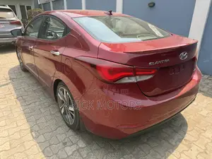 Hyundai Elantra Limited Sedan FWD (1.8L 4cyl 6A) 2016 Red