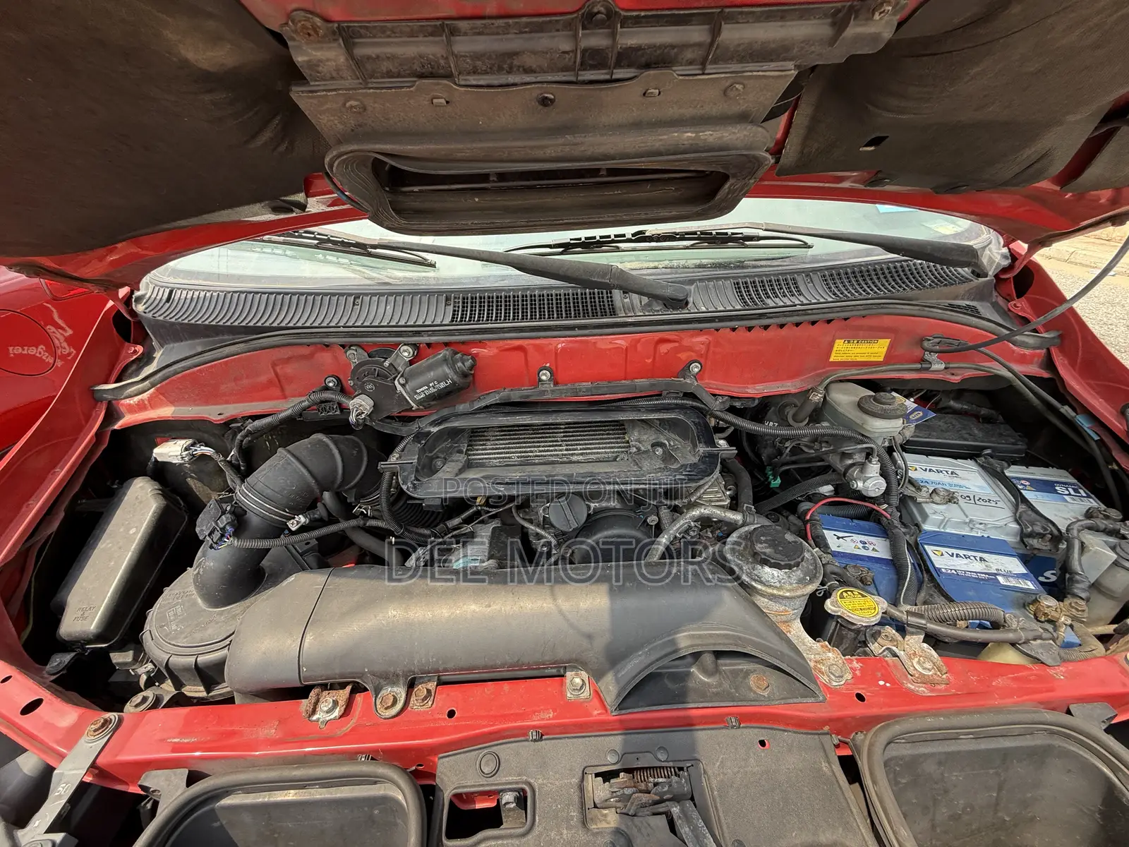 Toyota HiAce 2013 Red