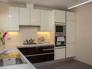 4bdrm Townhouse / Terrace in Cantonments for rent