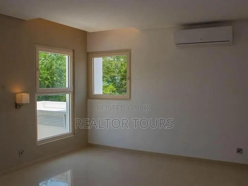 4bdrm Townhouse / Terrace in Cantonments for rent