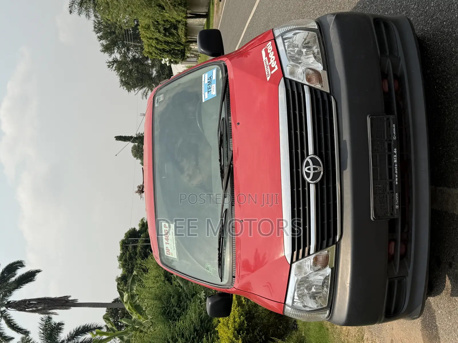 Toyota HiAce 2013 Red