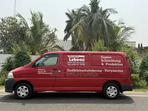 Toyota HiAce 2013 Red