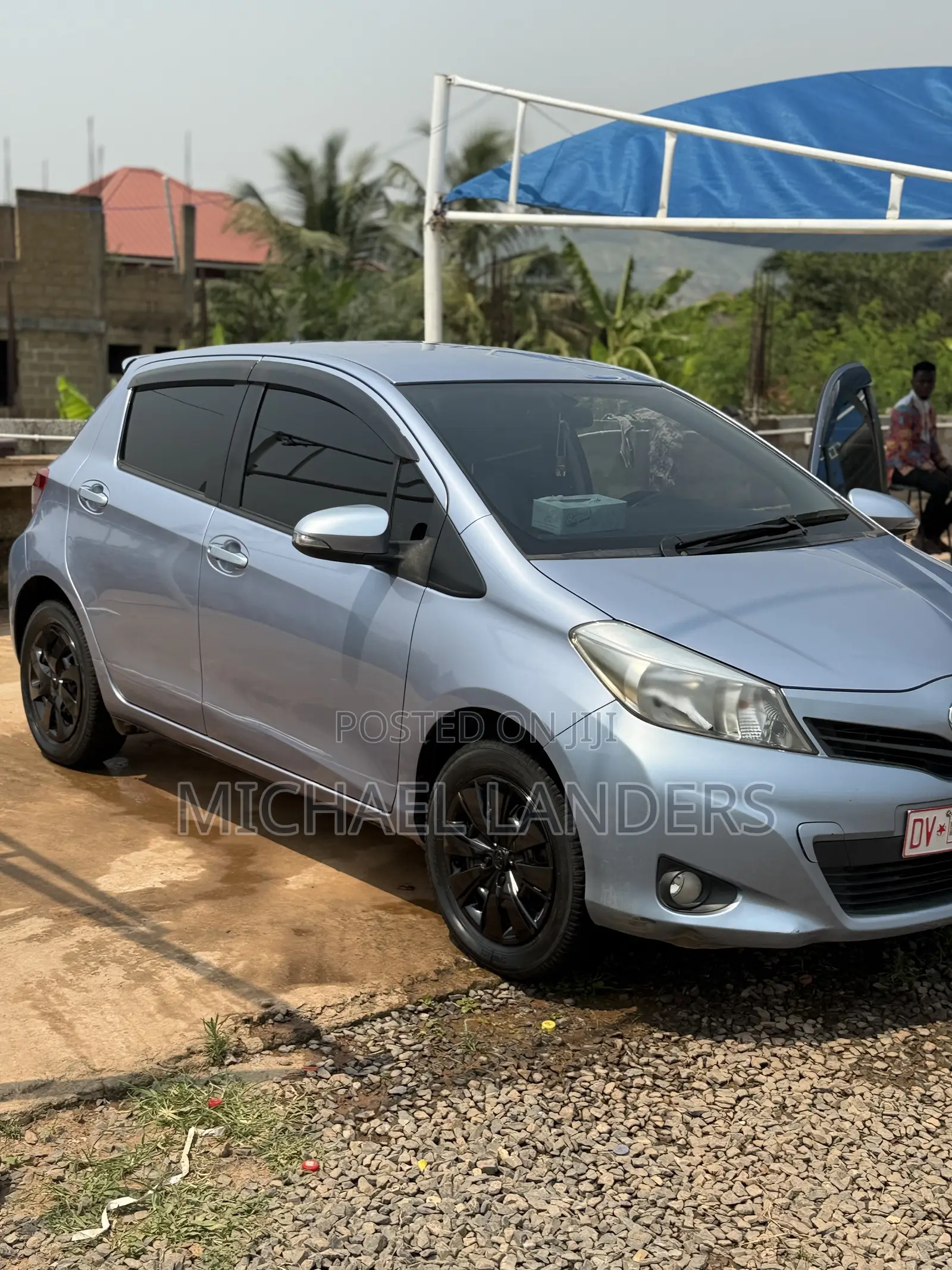 Toyota Vitz 1.3 AWD 3dr 2013 Blue