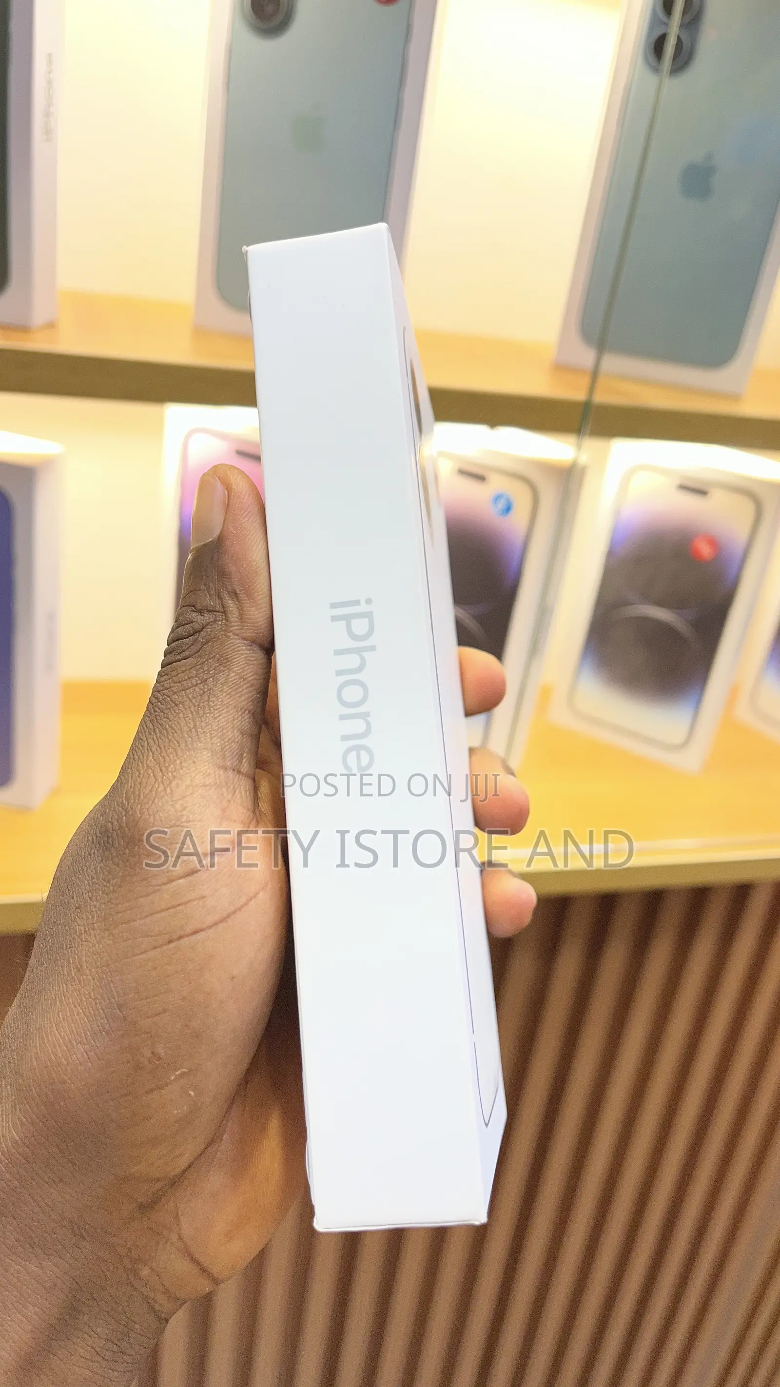 New Apple iPhone 16 256 GB Silver