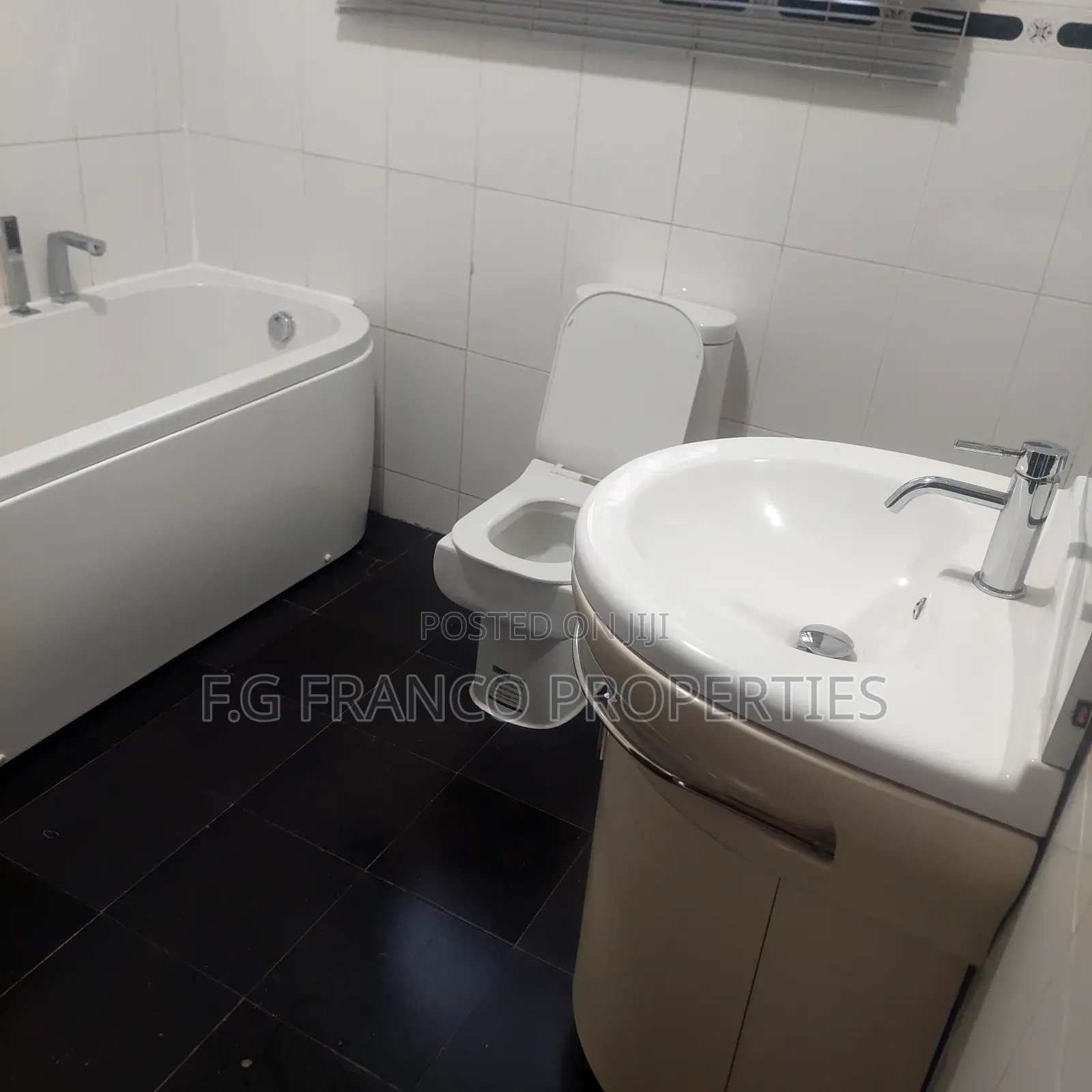 4bdrm House in Kg Franco Properties, Airport Residential Area for rent