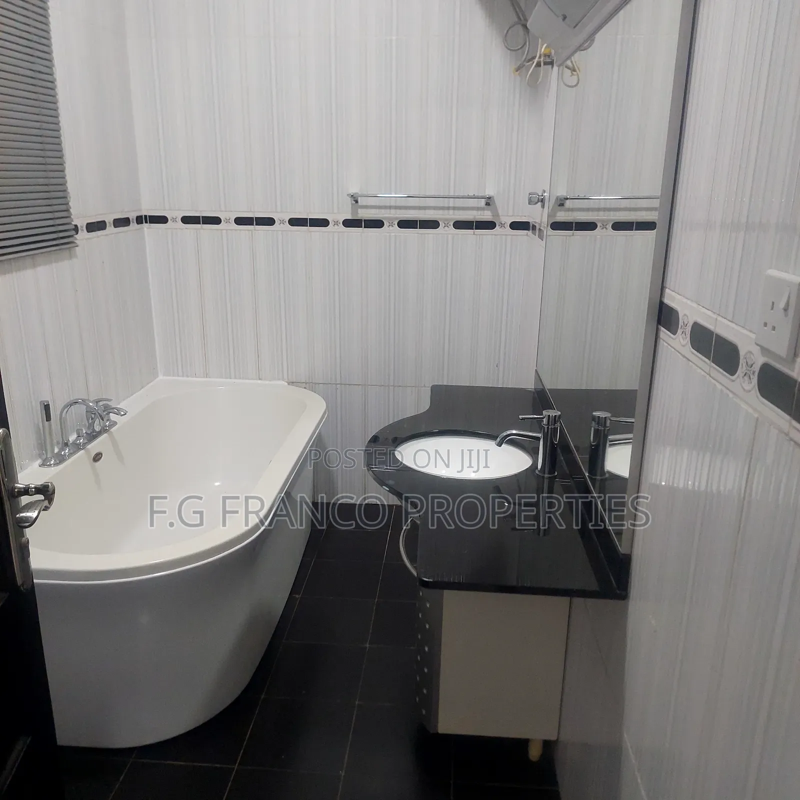 4bdrm House in Kg Franco Properties, Airport Residential Area for rent
