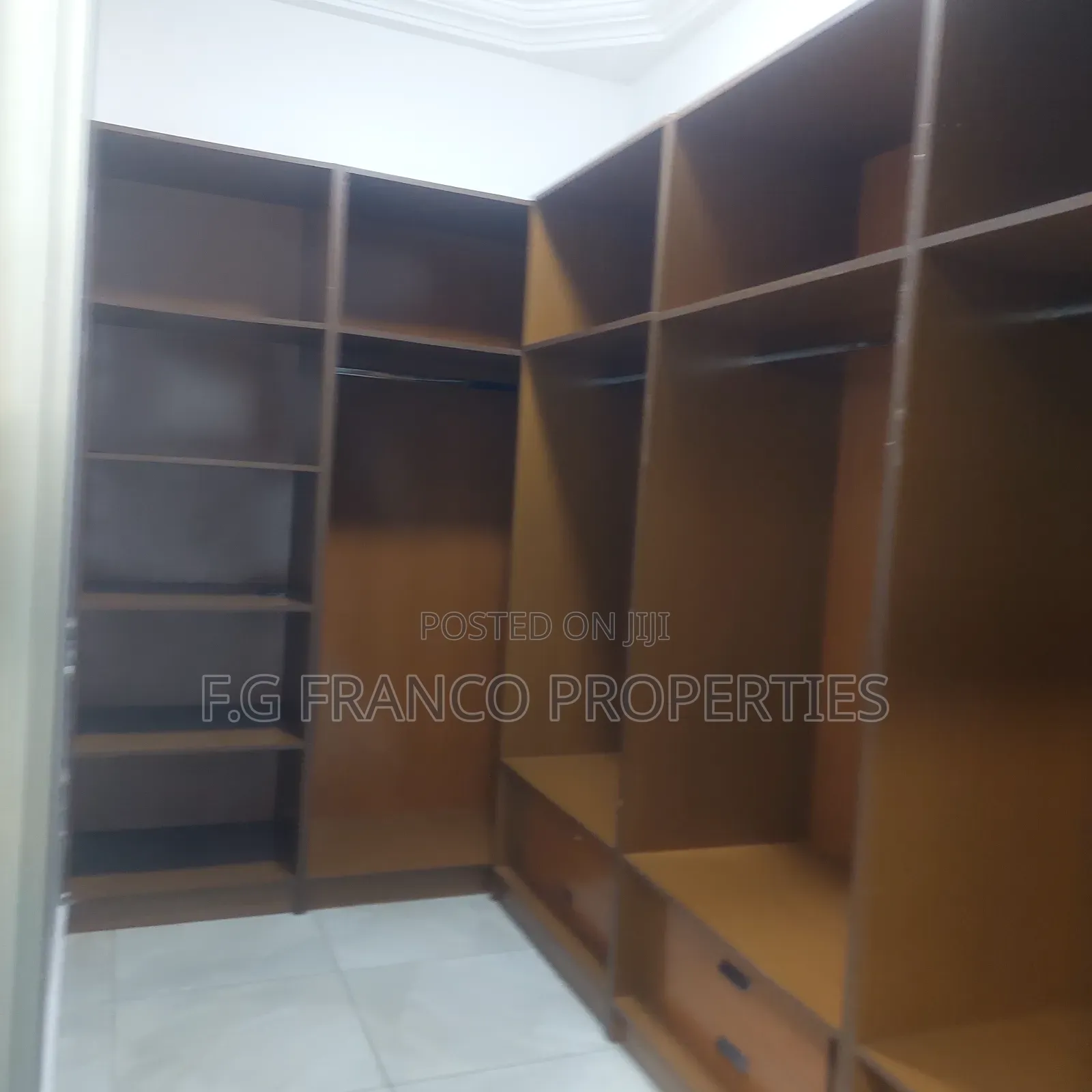 4bdrm House in Kg Franco Properties, Airport Residential Area for rent