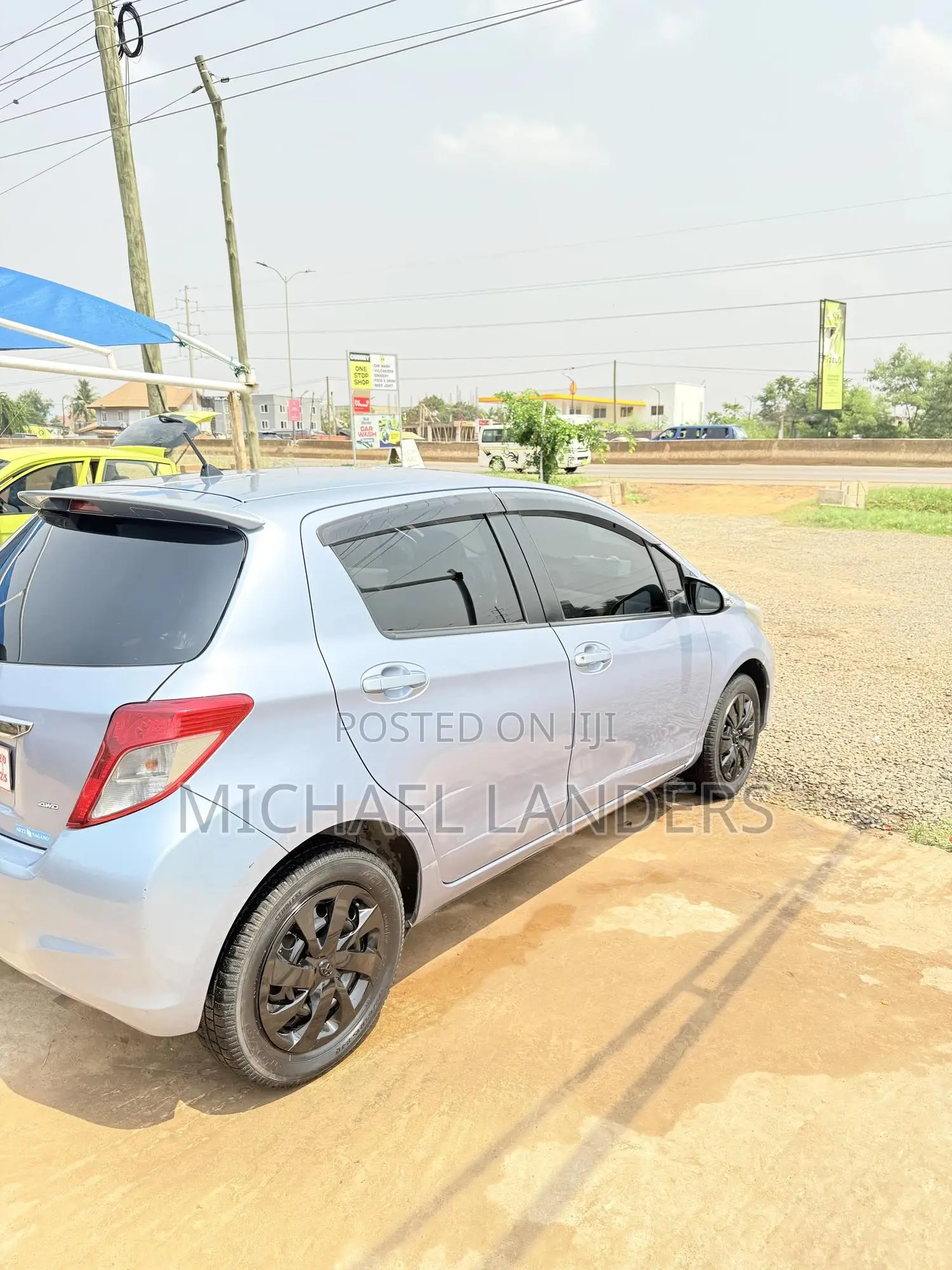 Toyota Vitz 1.3 AWD 3dr 2013 Blue