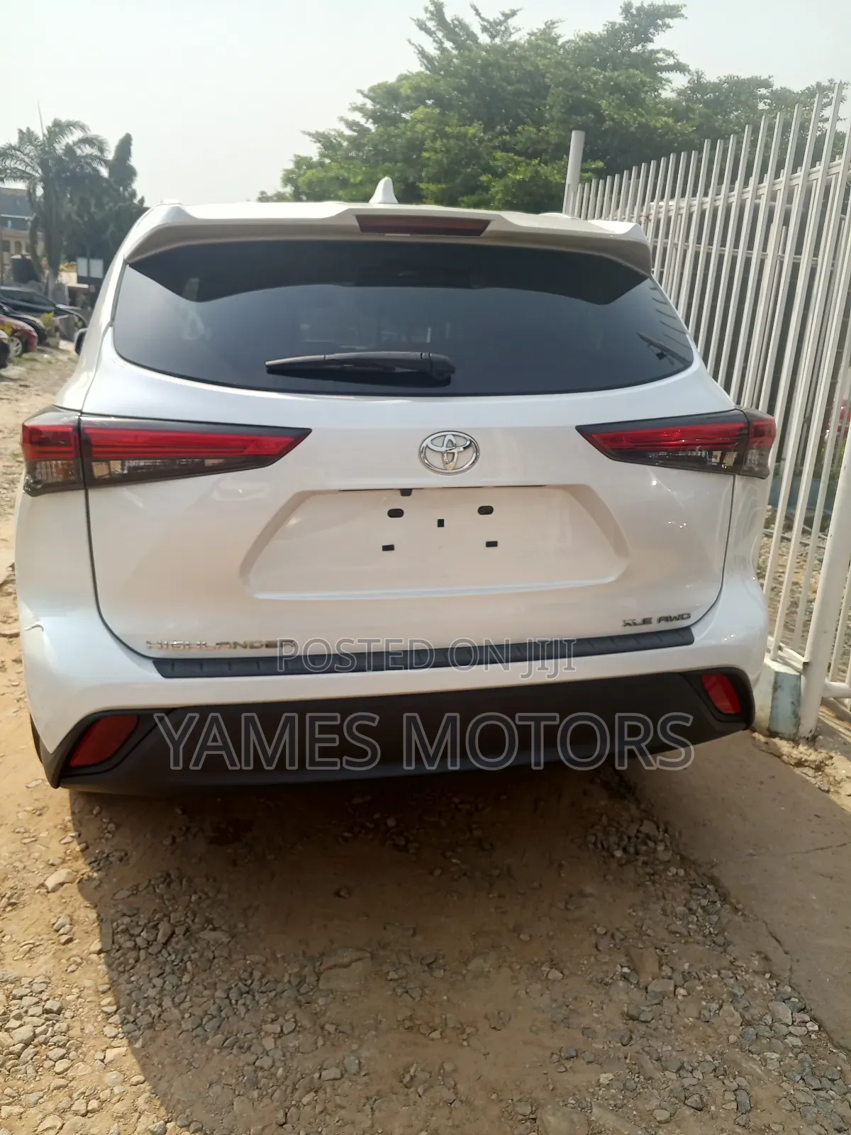 Toyota Highlander XLE AWD 2023 White