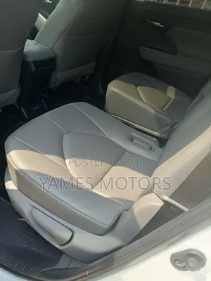 Toyota Highlander XLE AWD 2023 White