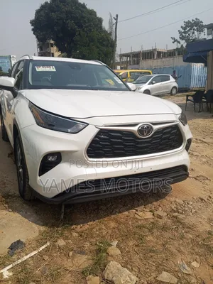 Toyota Highlander XLE AWD 2023 White