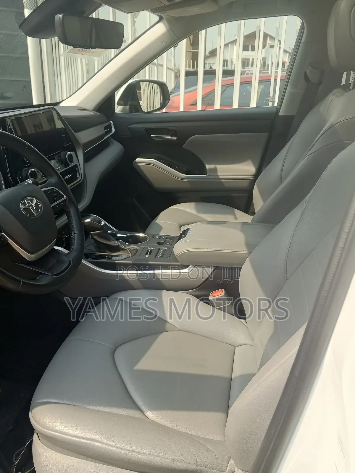 Toyota Highlander XLE AWD 2023 White