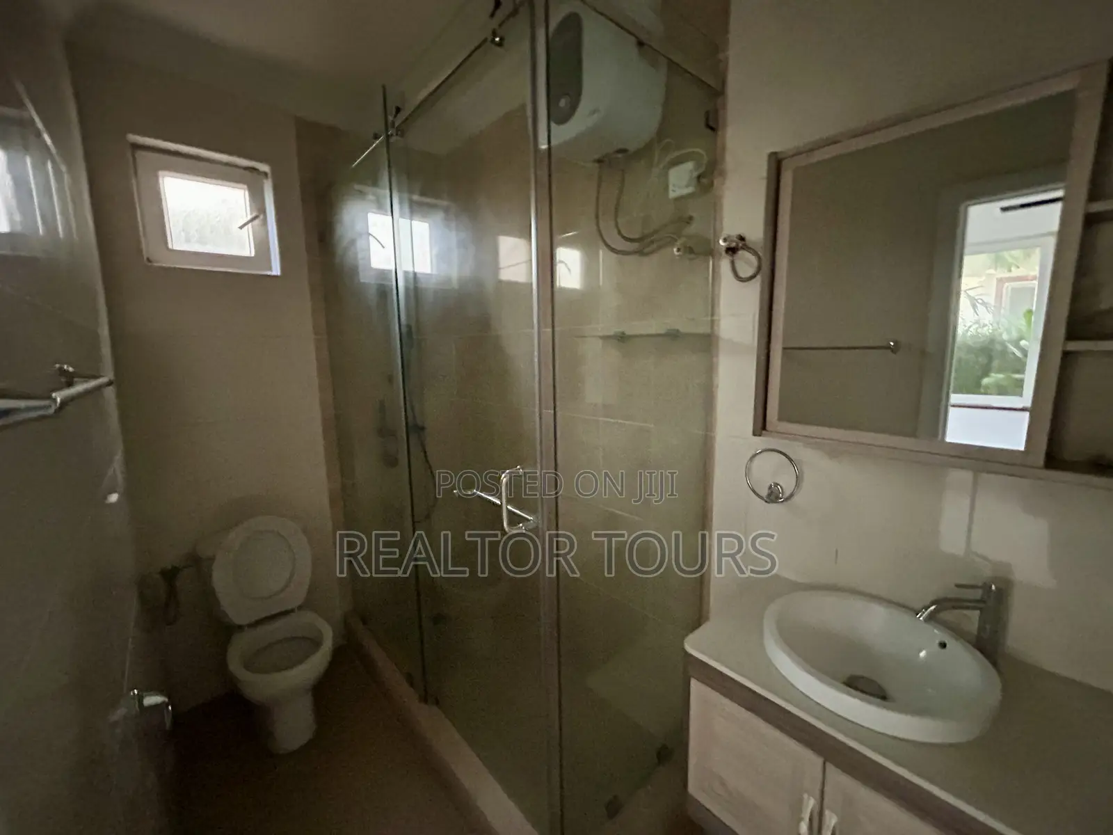 4bdrm House in Airport Residential Area for rent