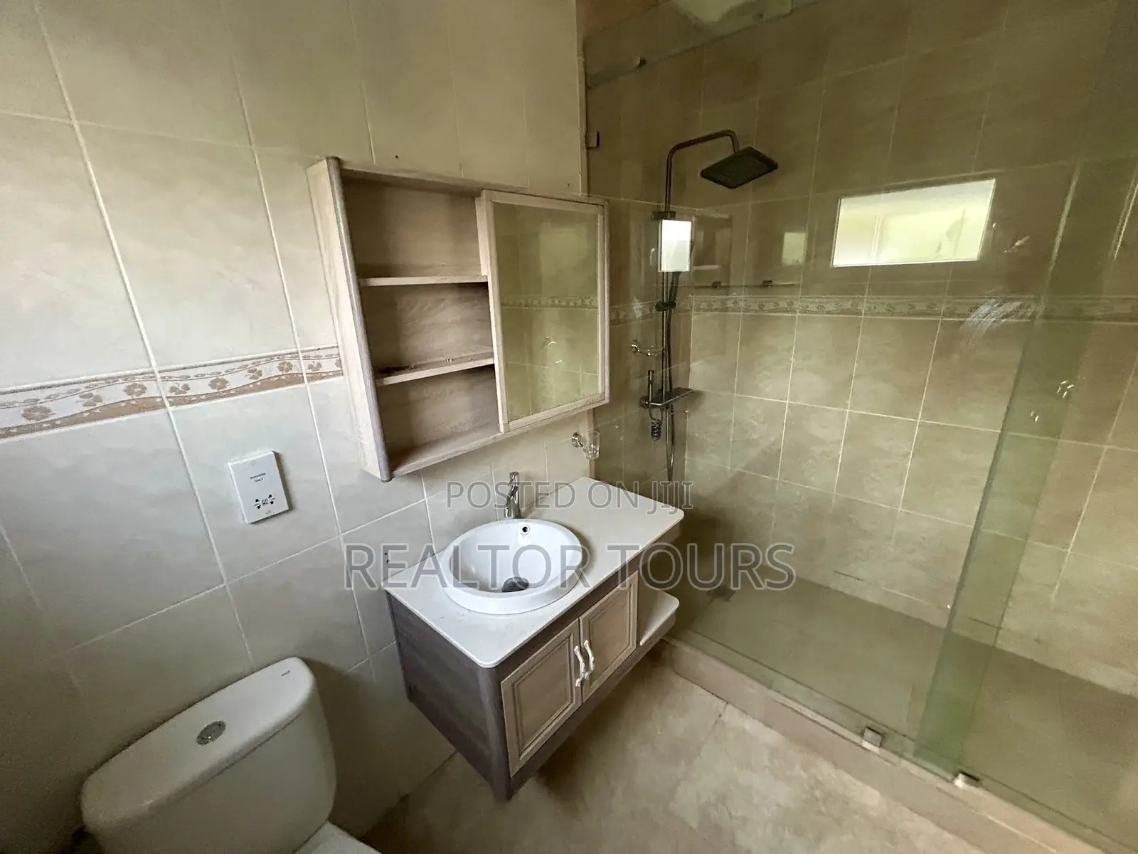 4bdrm House in Airport Residential Area for rent