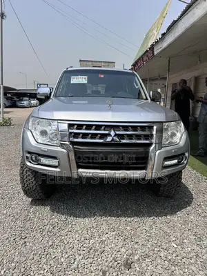 Mitsubishi Pajero V90 2.8 GLS/GLX 2017 Silver