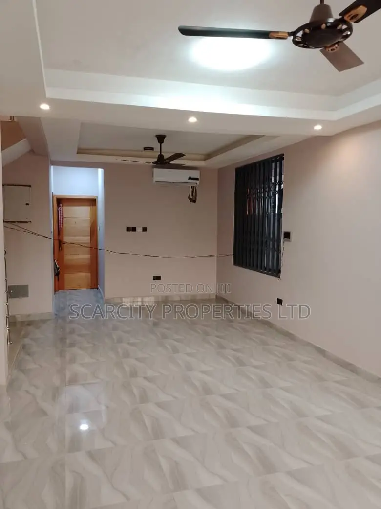 4bdrm House in Adenta for sale