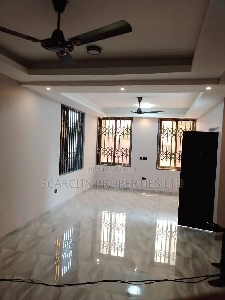 4bdrm House in Adenta for sale