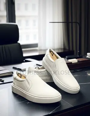 All White Boss Easy Wear