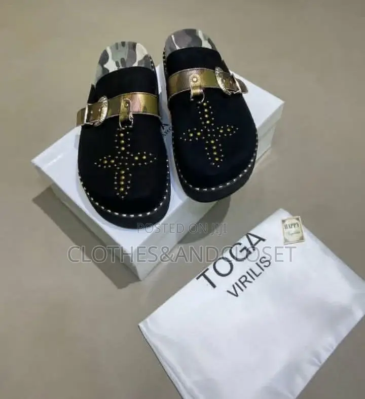 Quality Toga Virilis Slippers
