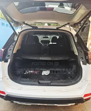 Nissan Rogue SV AWD 2017 White