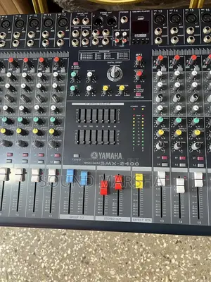 Yamaha SMX-24 Channel Console Mixer