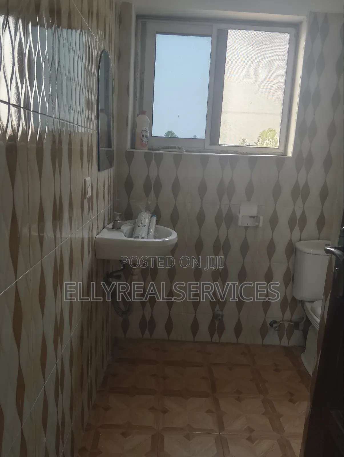1bdrm Apartment in Ellyrealservices, Adenta for rent