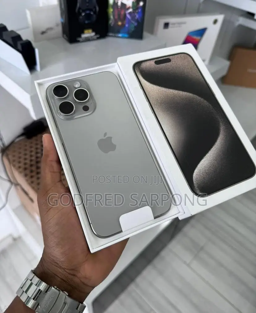 New Apple iPhone 15 Pro Max 256 GB White
