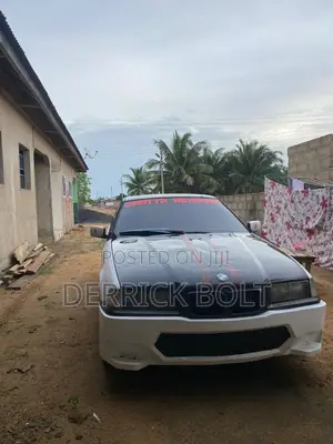 BMW 328i 2000 White