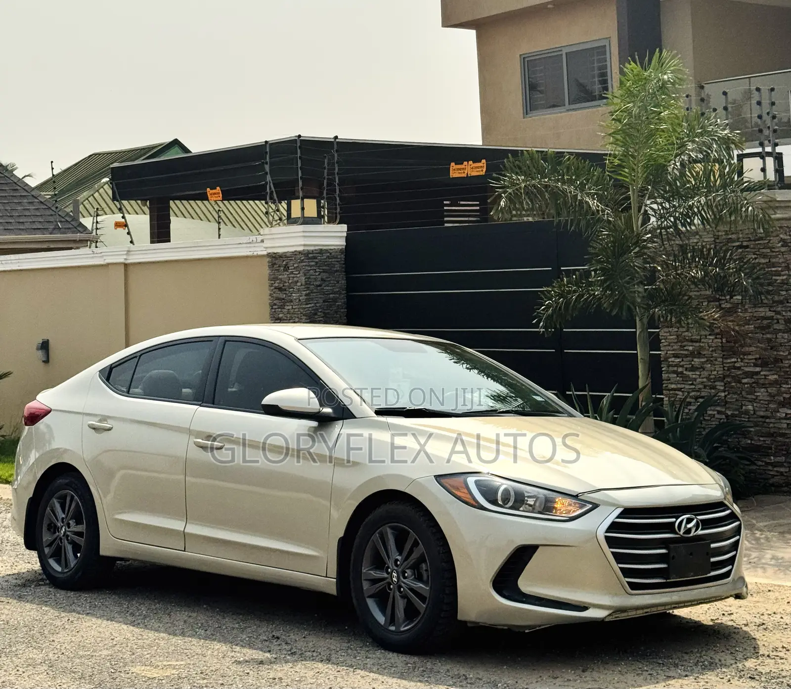Hyundai Elantra SE Sedan FWD (2.0L 4cyl 6M) 2017 Beige