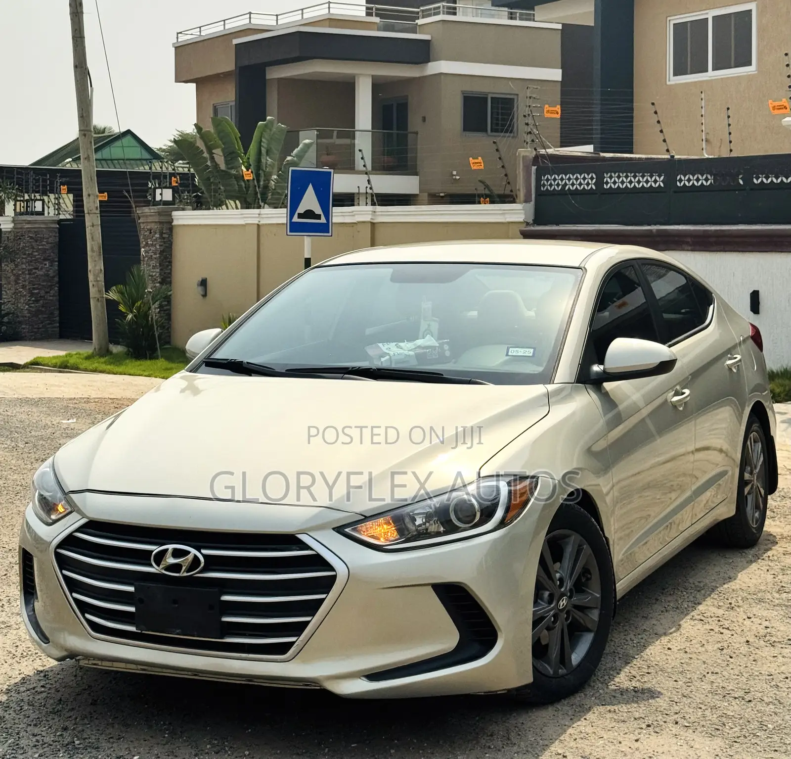 Hyundai Elantra SE Sedan FWD (2.0L 4cyl 6M) 2017 Beige