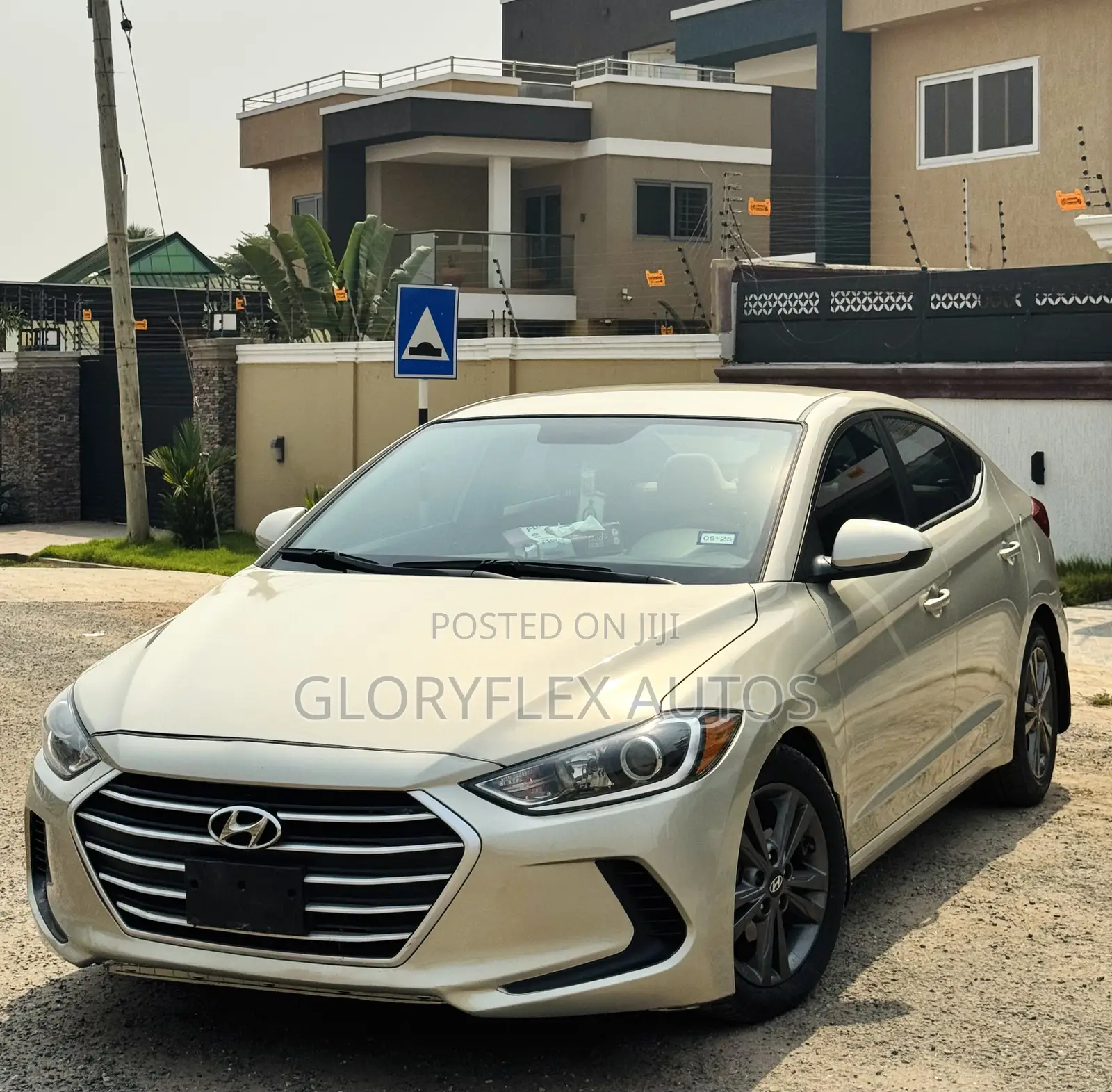 Hyundai Elantra SE Sedan FWD (2.0L 4cyl 6M) 2017 Beige